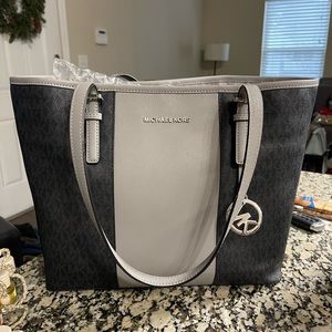 Michael Kors Tote